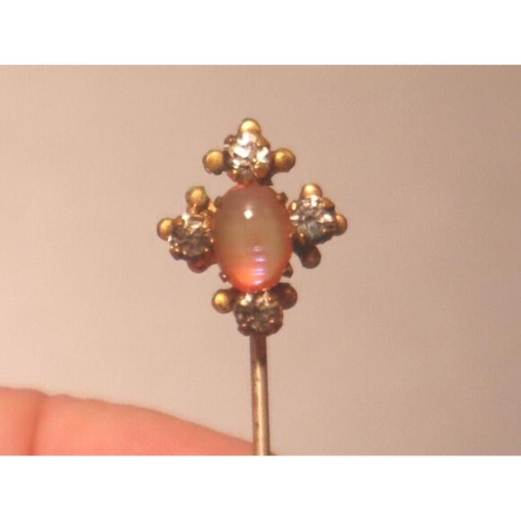 Dragons Breath Vintage Stickpin Opal Glass - Picture 1 of 5